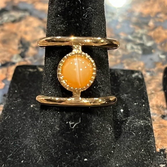 Set of 2 Gold double band rings size 7 & 6.5 - Picture 2 of 6